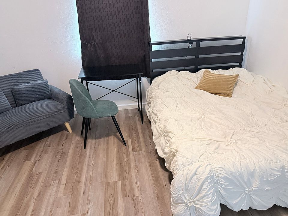 1st image of 21315 Carisbrook Ln #1