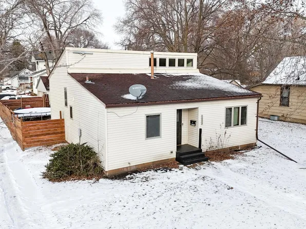 1003 Becker Ave SE, Willmar, MN 56201