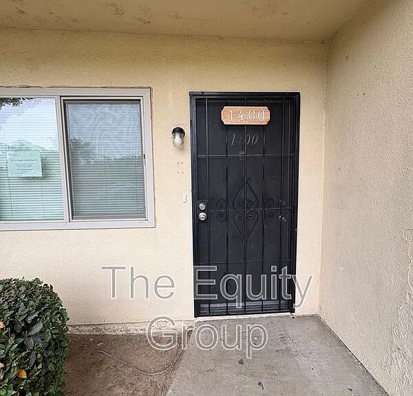 1400 W Elowin Ave — Photo 2