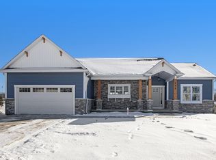 404 W Somerfield Dr, Lakeville, IN 46536