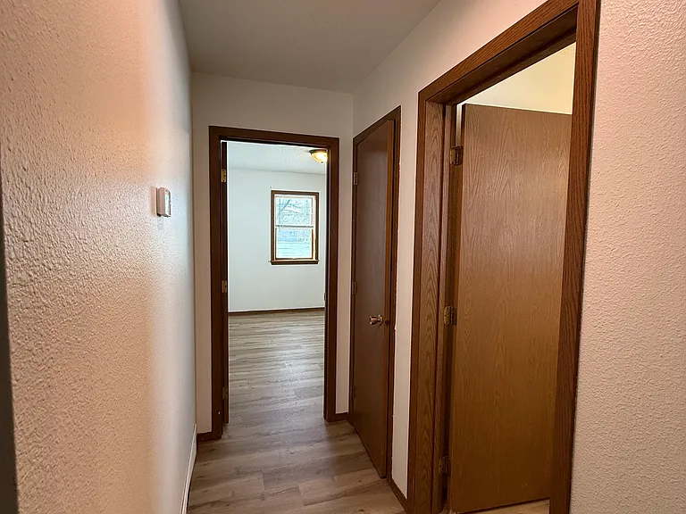 1012 Castlewood Dr — Photo 6