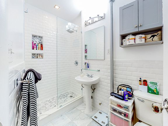 5th image of 463 Columbus Ave APT 2