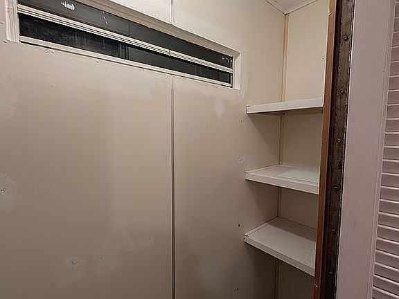 5th image of 2740 Packard Rd #B14