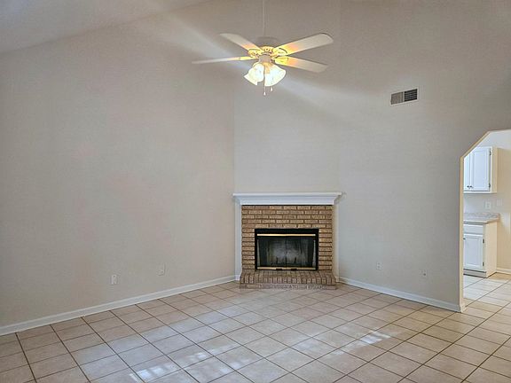 2nd image of 433 Richview Park Cir W