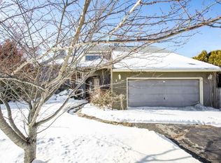 13 J H Dwyer Dr, Middletown, RI 02842