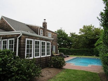 1st image of 7 Meadowgrass Ln