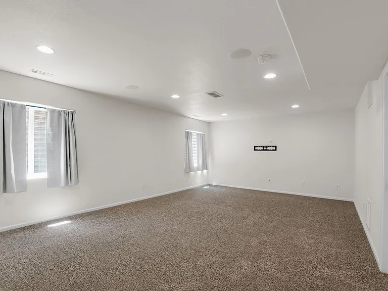 8265 Hardwood Cir — Photo 41