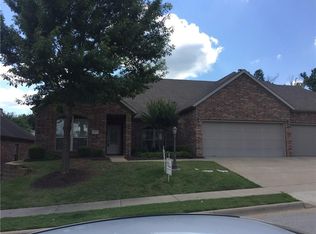 4273 N Meadow View Dr, Fayetteville, AR 72703