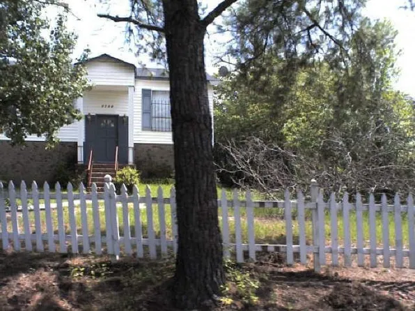 2784 Village Green Dr, Macon, GA 31206
