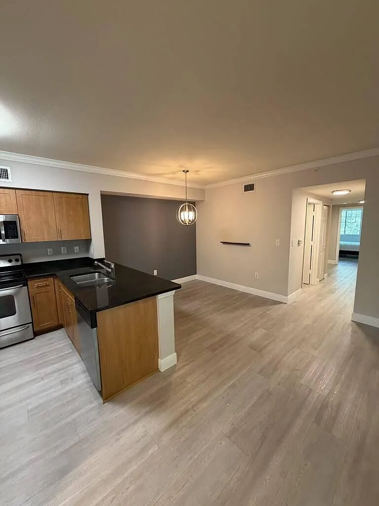 3 bed, 2.0 bath, 1493 sqft, $2,800 — Photo 1