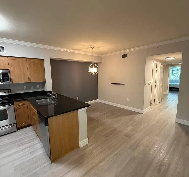 6386 Emerald Dunes Dr #308