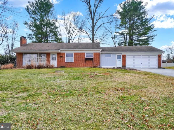2872 S Queen St, Dallastown, PA 17313