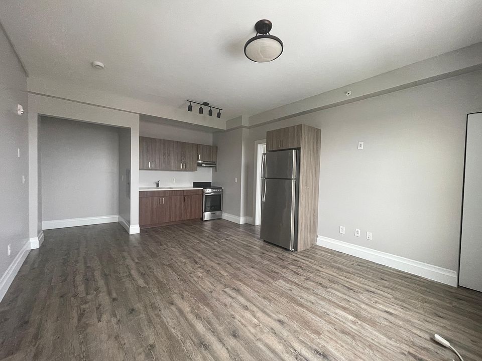 1st image of 105 N Grove St #56E