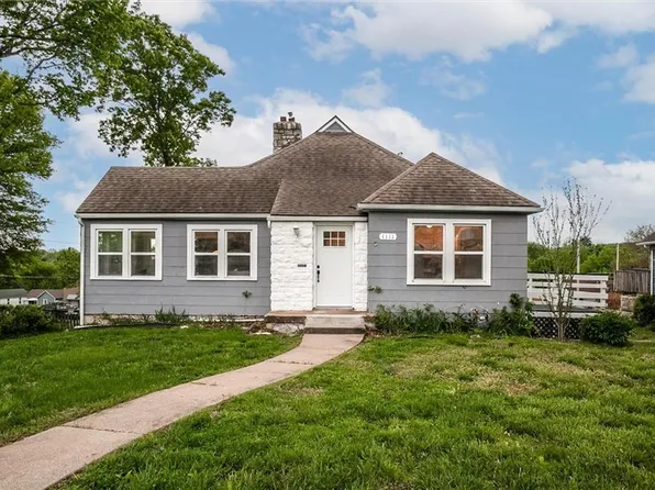 1111 Olive St, Leavenworth, KS 66048