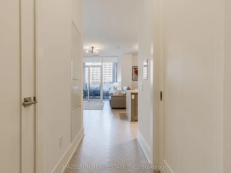 455 Wellington St W #301 — Photo 5