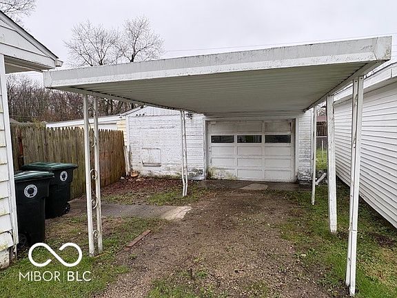 3rd image of 2025 S Lazy Creek Dr