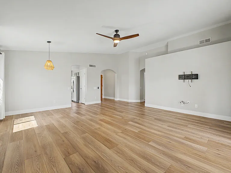 445 W Sereno Dr — Photo 5
