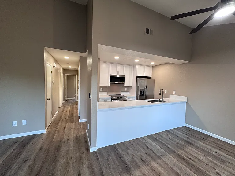 1565 Buttercup Ct — Photo 2