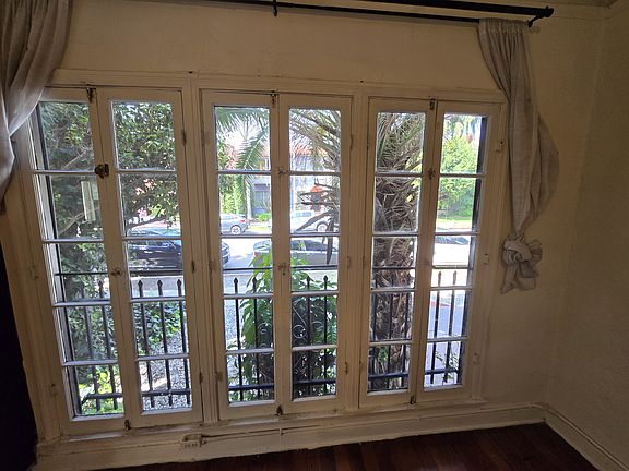 3rd image of 642 S Cochran Ave APT 102