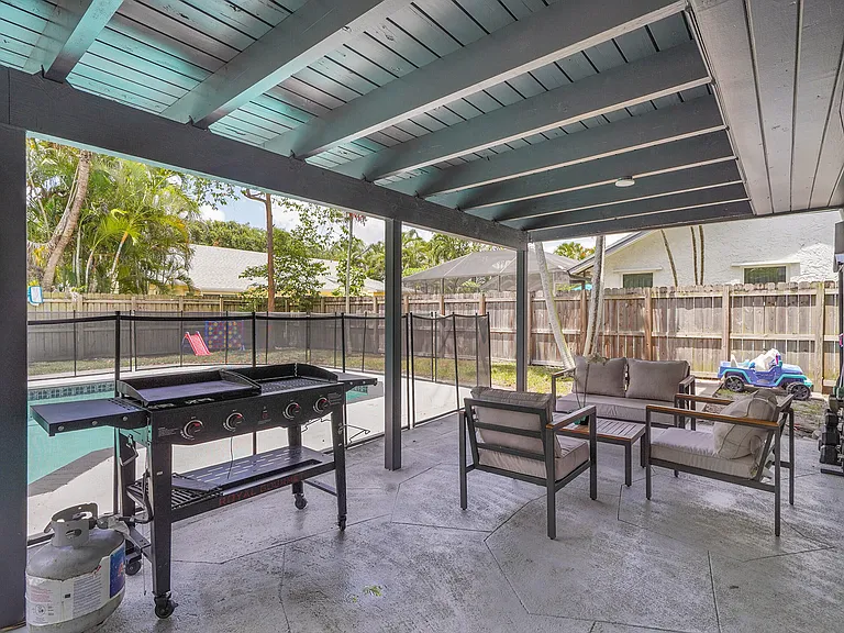 10108 SW 53rd Ct — Photo 38