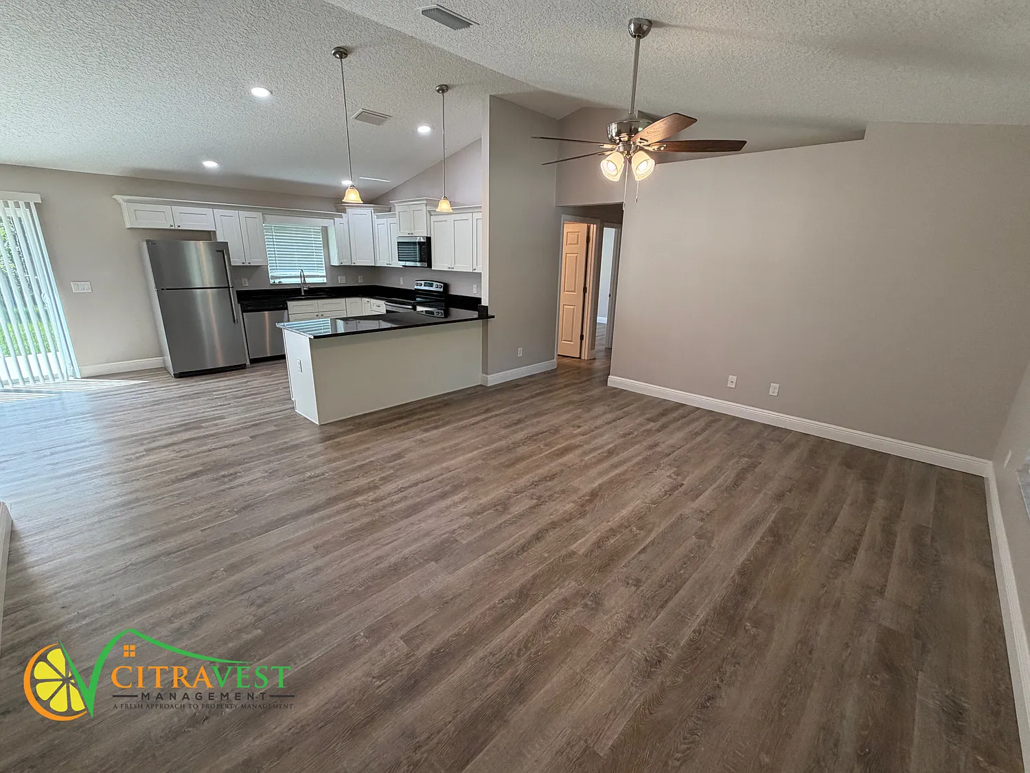 Gorgeous 4 Bedroom Available in Citrus Springs! — Photo 2