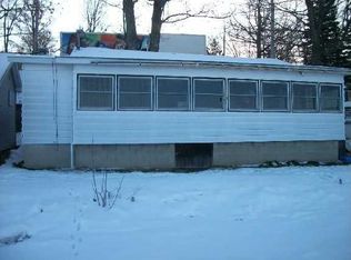 2609 S Shore Dr, Crystal, MI 48818