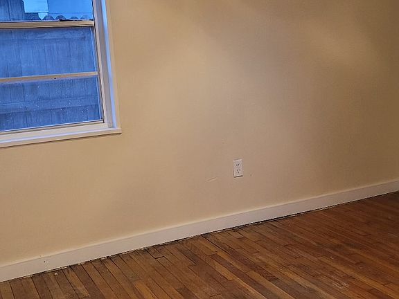 5th image of 204 Pine Park Dr