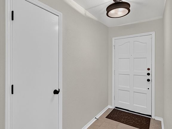 4th image of 3520 Willowbrook Dr