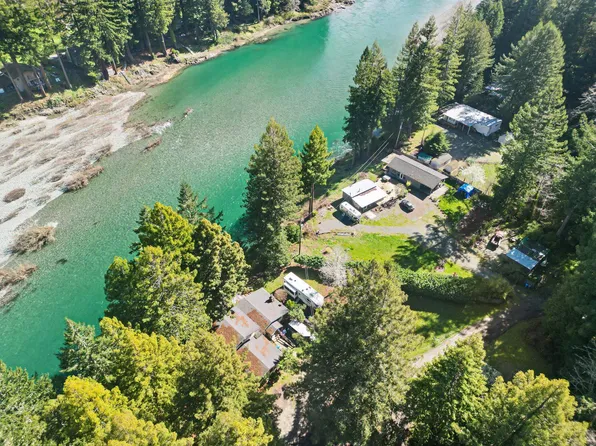 5401 S Bank Rd, Crescent City, CA 95531