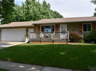 6708 W 52nd St, Sioux Falls, SD 57106