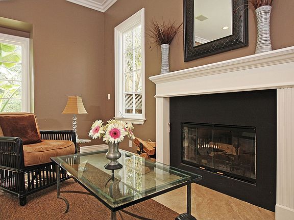 5th image of 1006 Wellesley Ave
