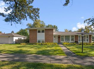 415 Wilkins Dr, Des Plaines, IL 60016