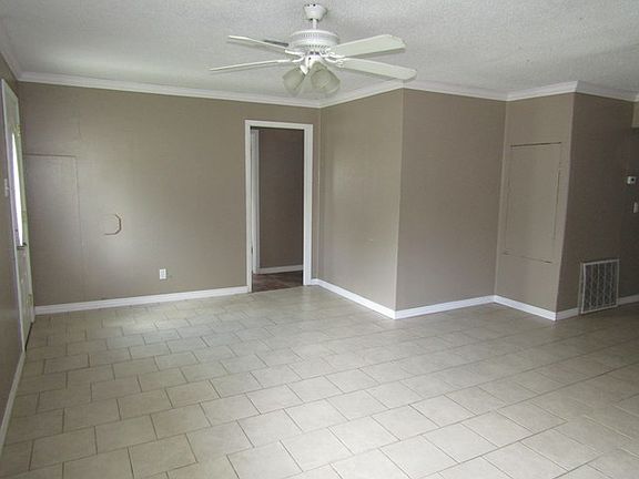 3rd image of 612 Orient Ave