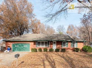 1004 SE 3rd St, Lees Summit, MO 64063