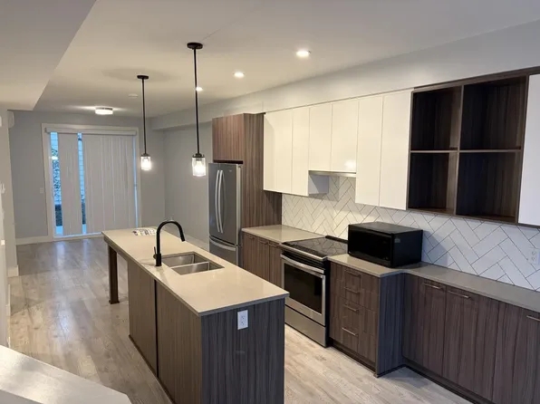 2505 Ware St #10, Abbotsford, BC V2S 3E2