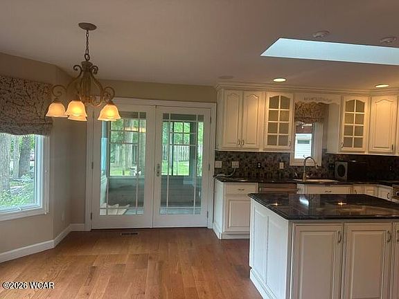 4th image of 2471 Struthmore Dr