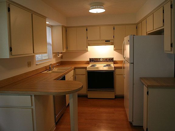 2nd image of 10665 Jacatree Ct