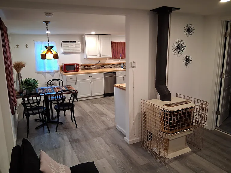 104 E Downey Ave — Photo 13