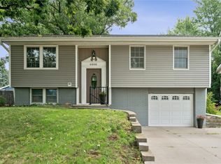 6808 Kelburn Ln NE, Cedar Rapids, IA 52402