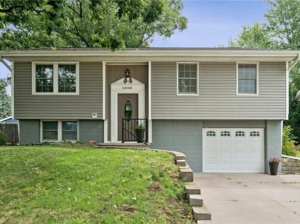 6808 Kelburn Ln NE, Cedar Rapids, IA 52402