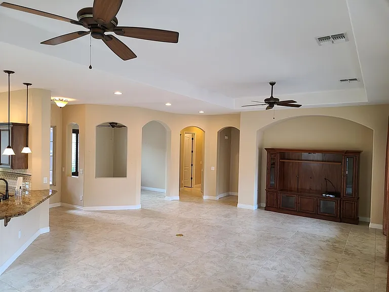 1714 E Alegria Rd — Photo 15