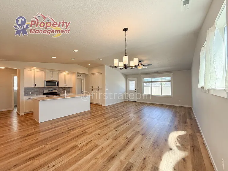 4186 S Solaris Ave — Photo 7