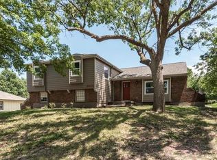 8605 Hawthorne Ave, Raytown, MO 64138