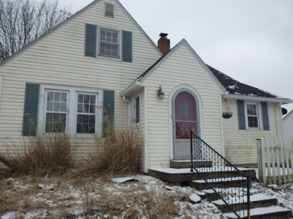 1st image of 3007 E Memorial Dr
