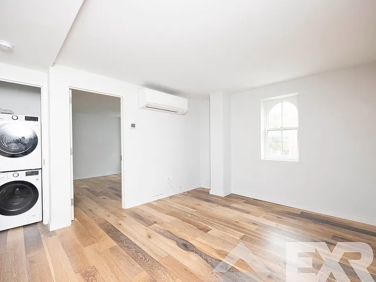945 Bergen St #407 — Photo 3