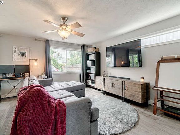 5th image of 3954 Fussy Duck Ln NE