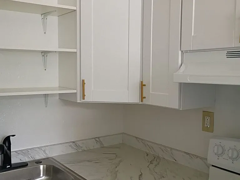 Vessey Park Apartments — Photo 31