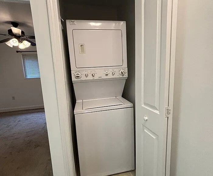 1207 Green Oaks Ln #D — Photo 12