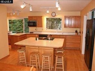 3875 Seaview Ave, Juneau, AK 99801