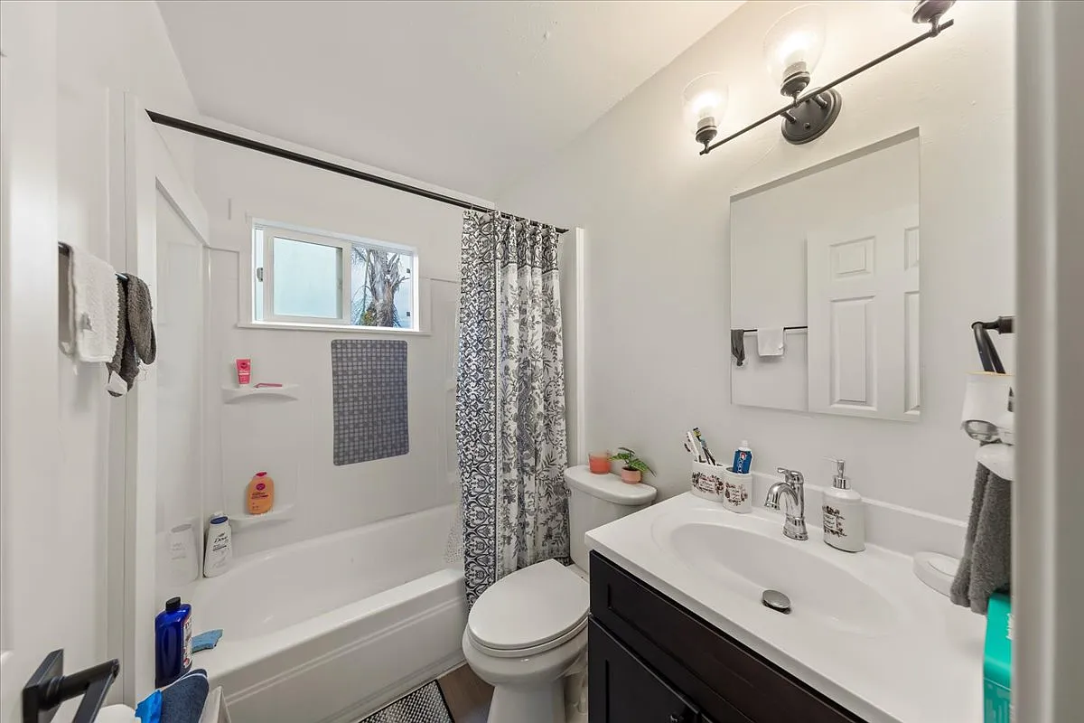 2 bed, 1.5 bath, 843 sqft, $2,750 — Photo 4